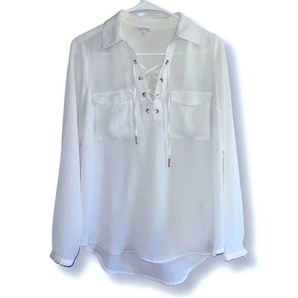Candie's Tops - 🦋 EUC - Candies White Top w/ Gold Lace Up Neckline - Size Medium